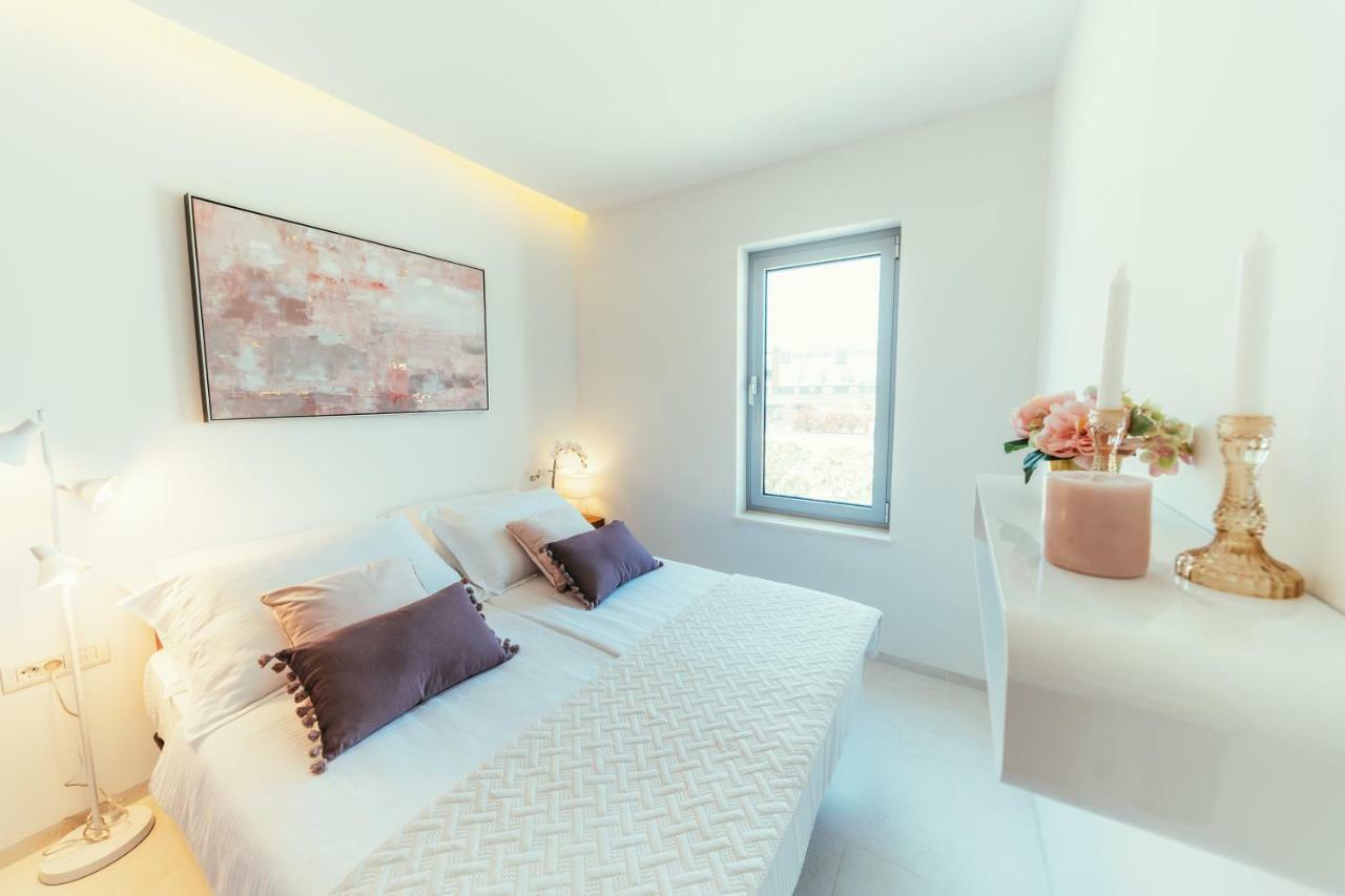 Unique Luxury Designers Apartment Right Next To The Beach Sukošan Екстериор снимка