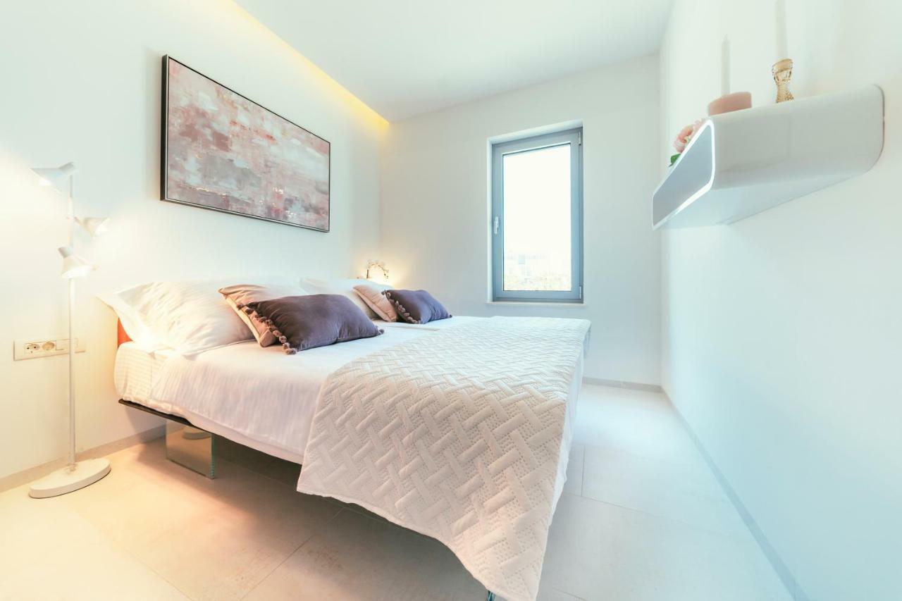 Unique Luxury Designers Apartment Right Next To The Beach Sukošan Екстериор снимка